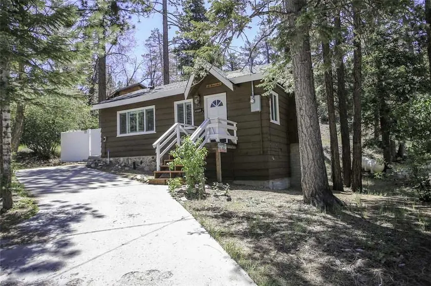 Grizzly Bear - Cozy 1 Bedroom, Couples, Hot Tub, Fenced Yard - Image 1