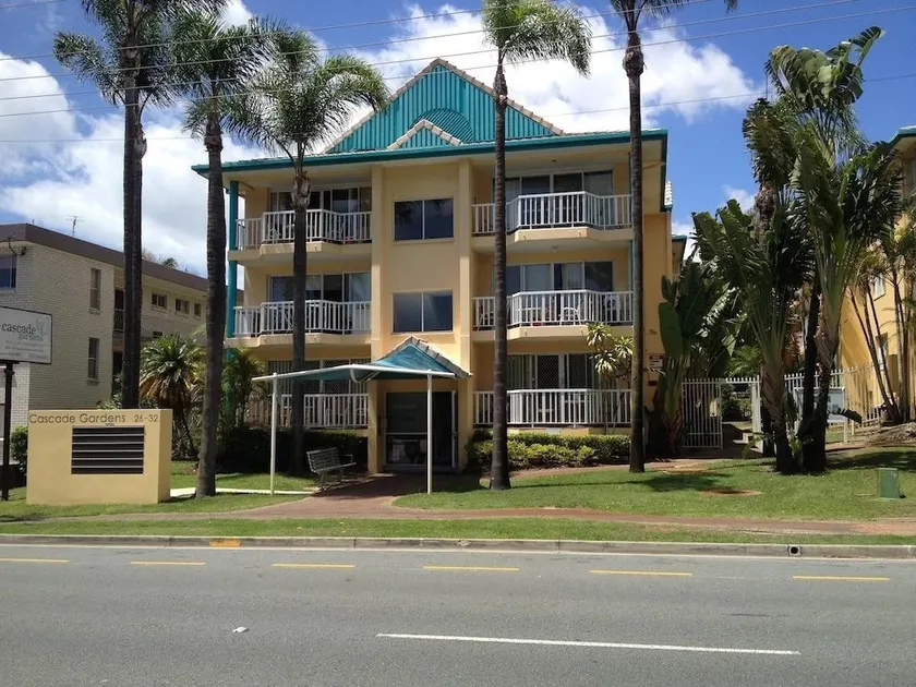 Cascade Gardens Holiday Apartments - Image 1