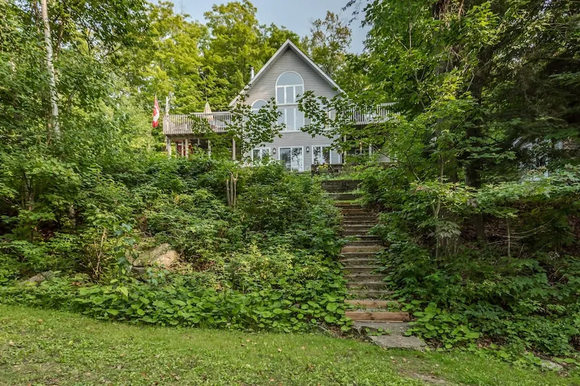 Sunset Haven on Portage Lake Haliburton - the Perfect Family Getaway! - Image 1