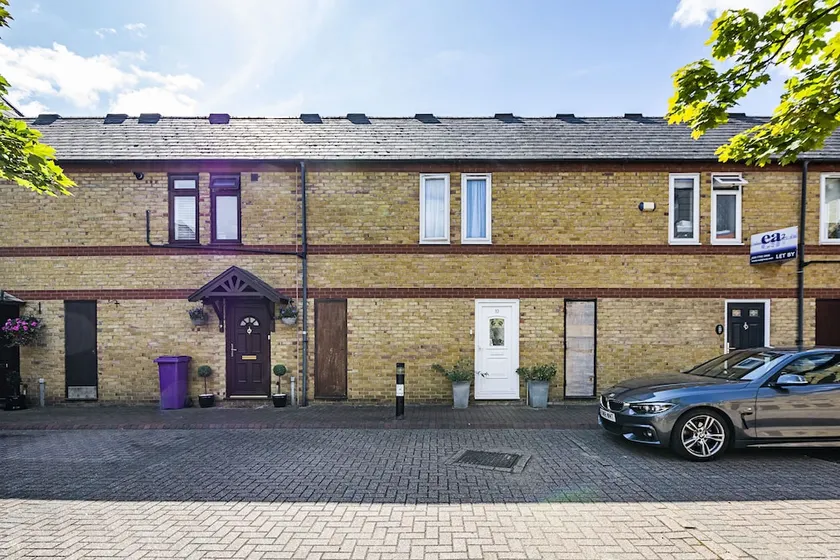 ASH Cosy Apartments 2 - Codling Close - Image 1