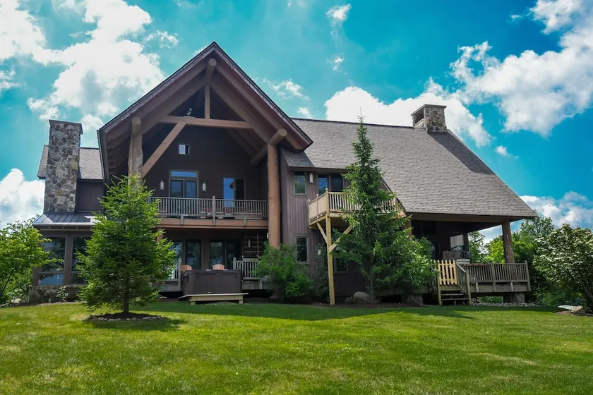 Glacier Paradise Townhome - Image 1