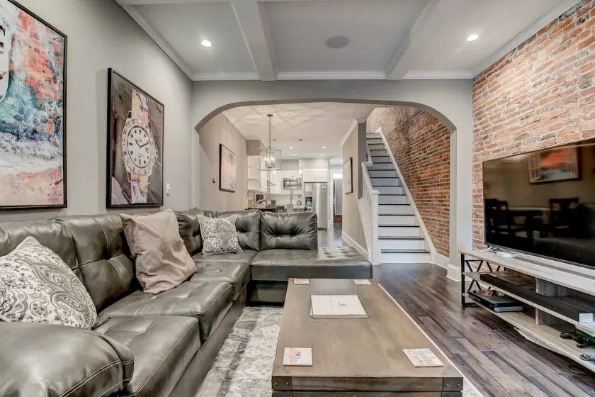 Luxury Home Near Harbor With Roofdeck & Parking - Image 1