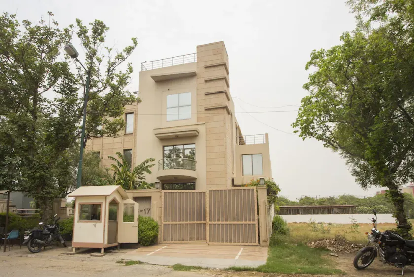 Siddharth Plaza - Image 1