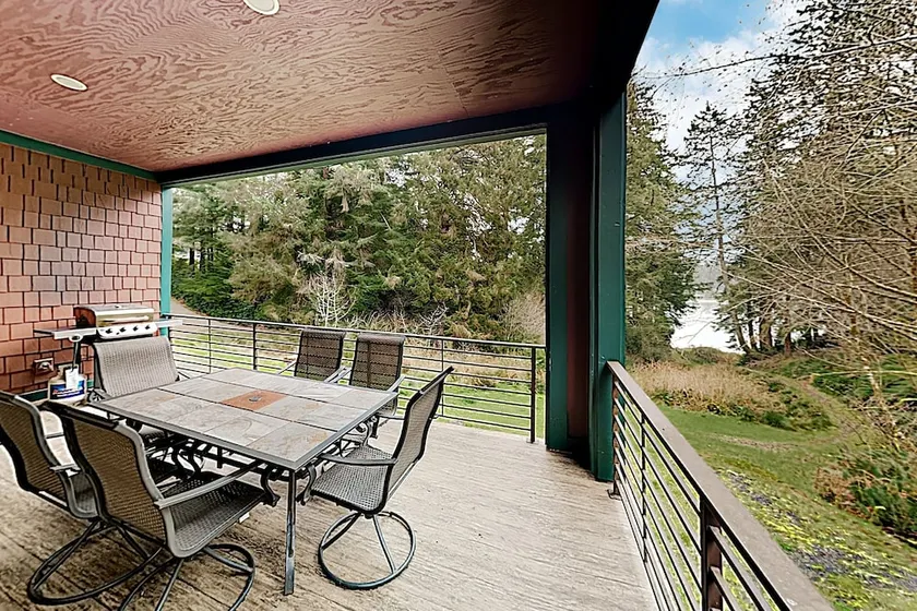 New Listing! Serenity Lake House On The Siltcoos 3 Bedroom Home - Image 1