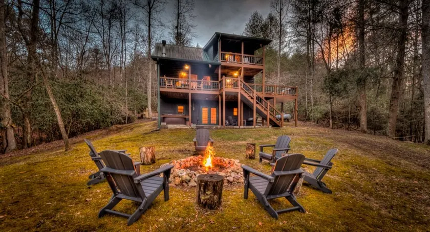 Secluded Springs - Dog Friendly | Fish Pond | Hot Tub | Bocce Ball | Shuffleboard | Fire Pit - Image 1