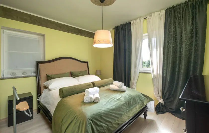 Stunning Home in Sumber with Outdoor Swimming Pool, Hot Tub & 3 Bedrooms - Image 1