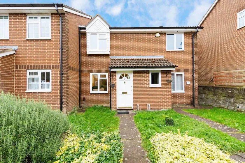 The Valley House - Maidstone - Image 1
