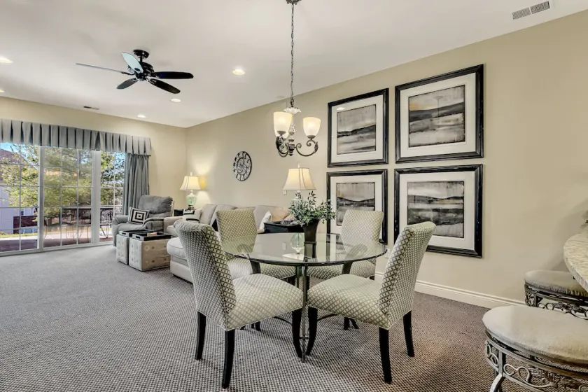 Stayin Classy 2 Bedroom Condo by Redawning - Image 1