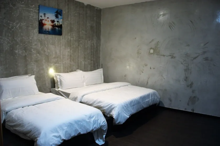 Oyo 1119 Memoire Express Hotel - Image 1