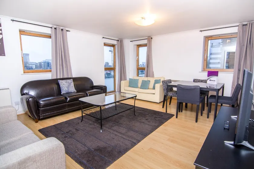 Apartment Wharf – Meridian Place - Image 1