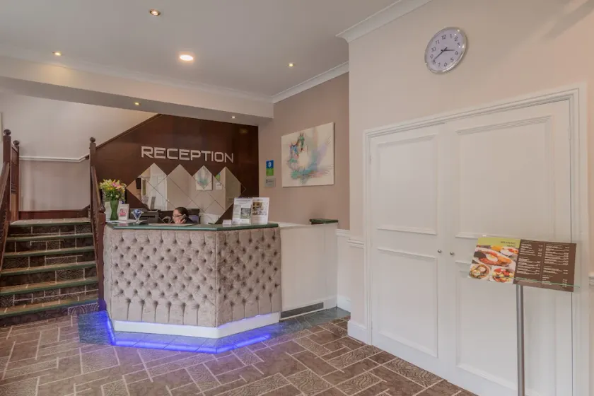 Bridge House Hotel - Image 1