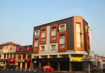 Hotel La Capitol - Image 1