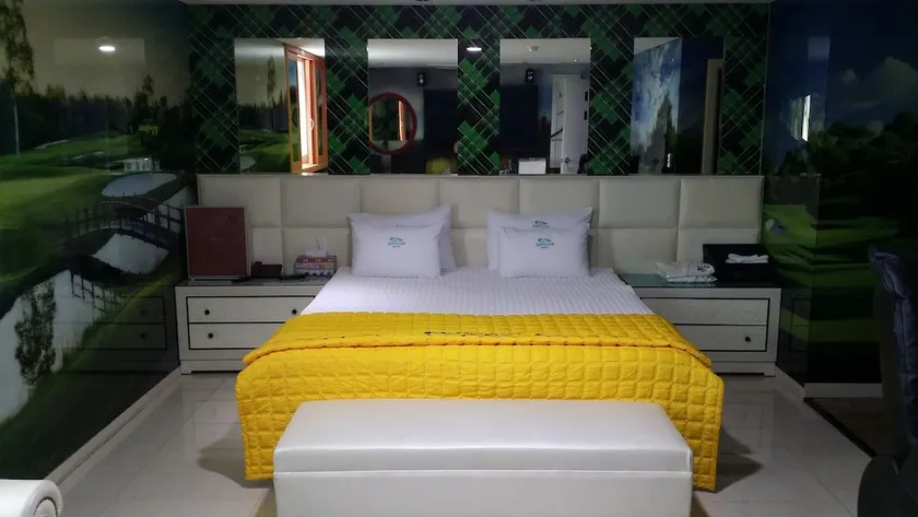 Somnus Motel - Image 1