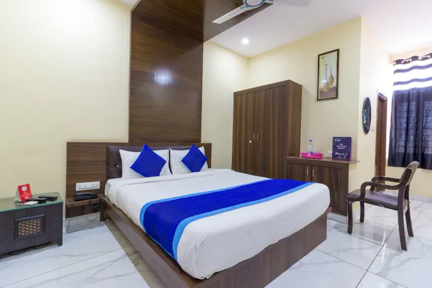Hotel Royal Plaza - Image 1