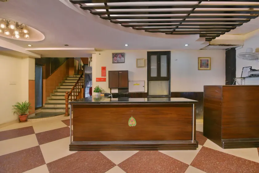 OYO 305 Hotel Rajdeep Palace - Image 1