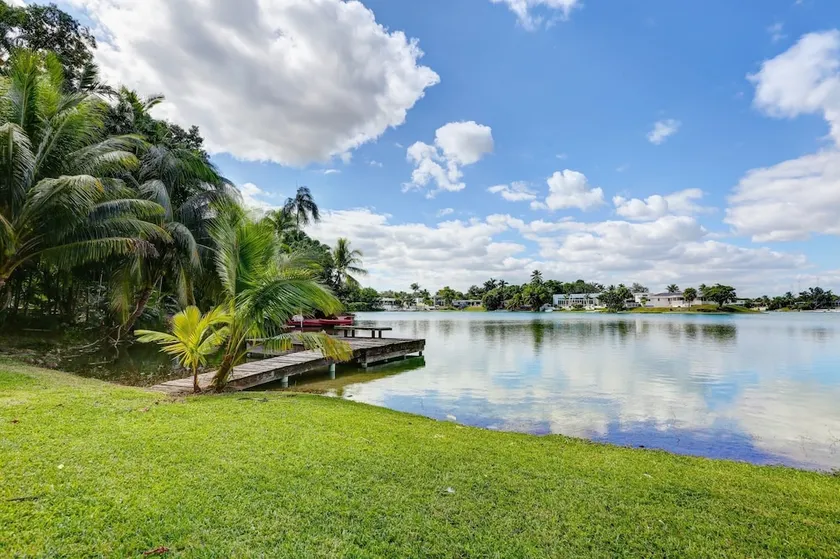 Tropical Lake House with Fishing - Image 1