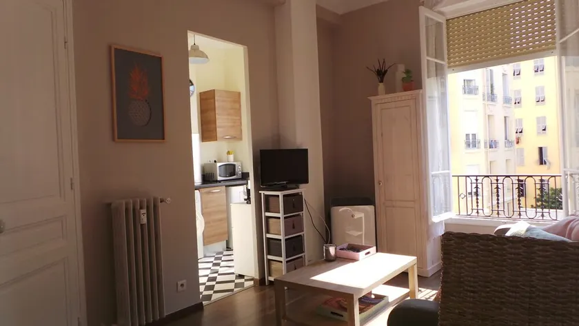 Sunny Studio - Image 1