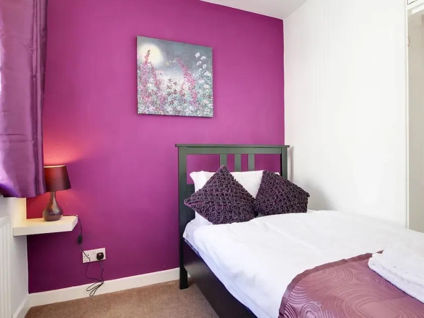 St Margarets Place Townhouse - Image 1