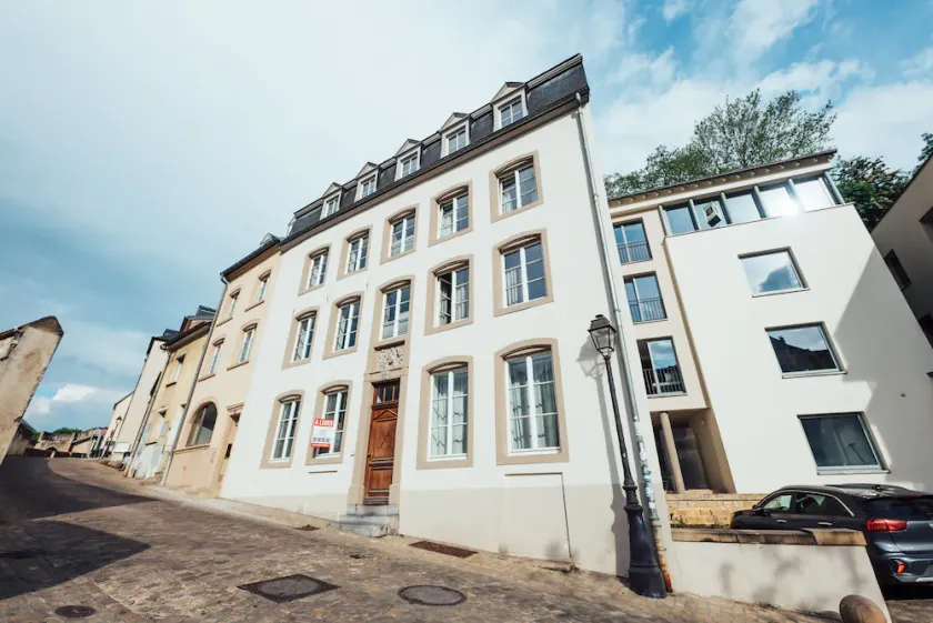 Modern 1BR Apartment - City Center W Panoramic View - Image 1