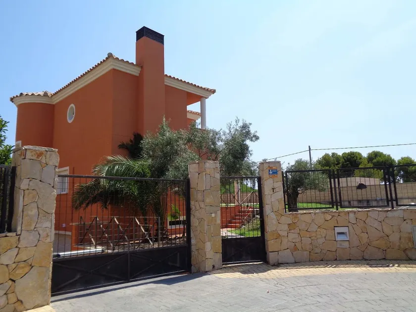 Mediterranean Villa - Image 1
