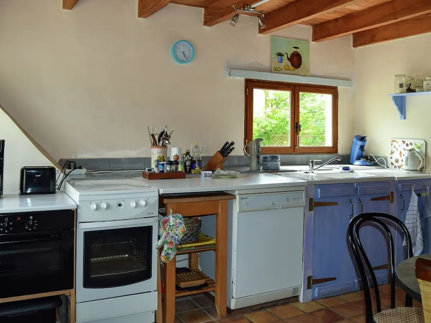 Quaint Cottage in Saint-Eutrope-de-Born with Swimming Pool - Image 1