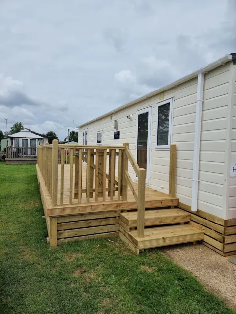 Impeccable 3 Bedroom Lodge, pet Friendly - Image 1