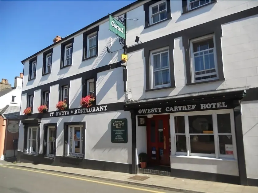 Cartref Hotel - Image 1
