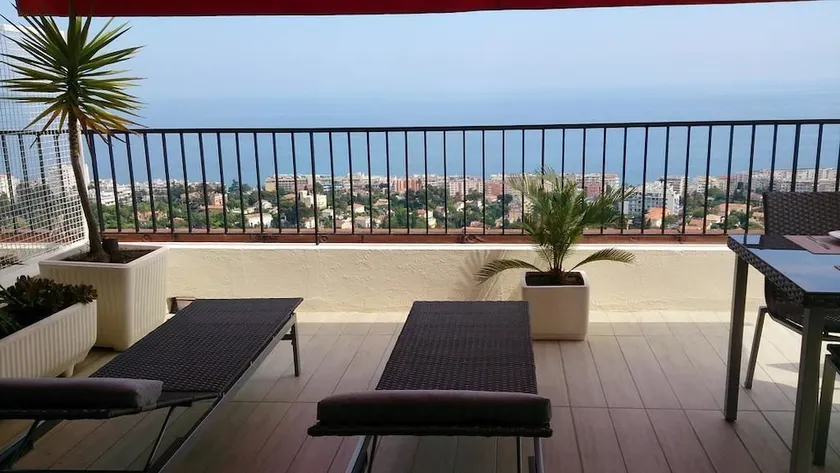 Amazing studio with big terrace, Jacuzzi and Sea View in Fabron in Nice - Image 1