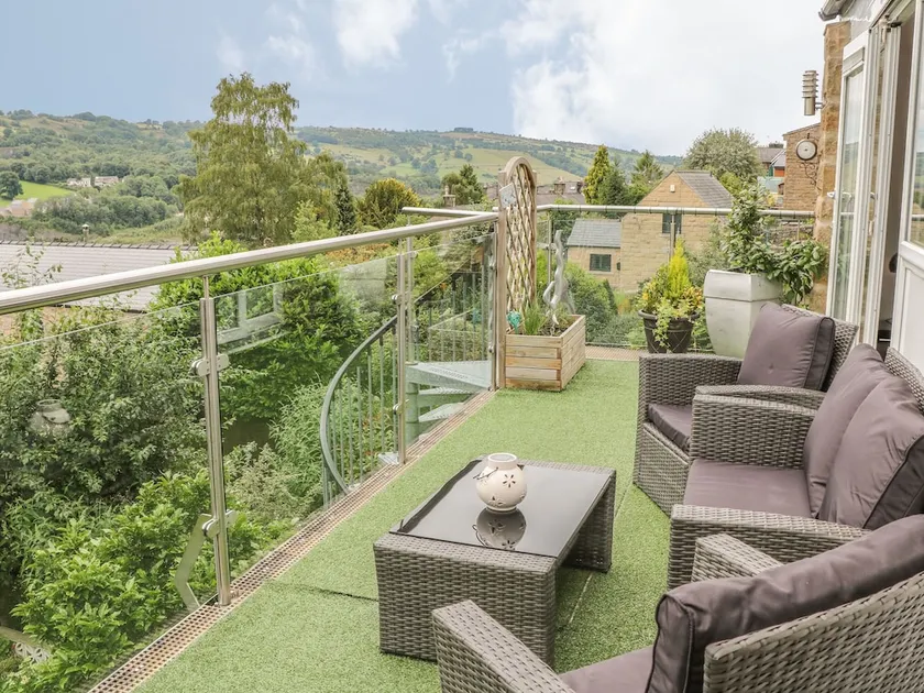 Masson View Apartment - Image 1