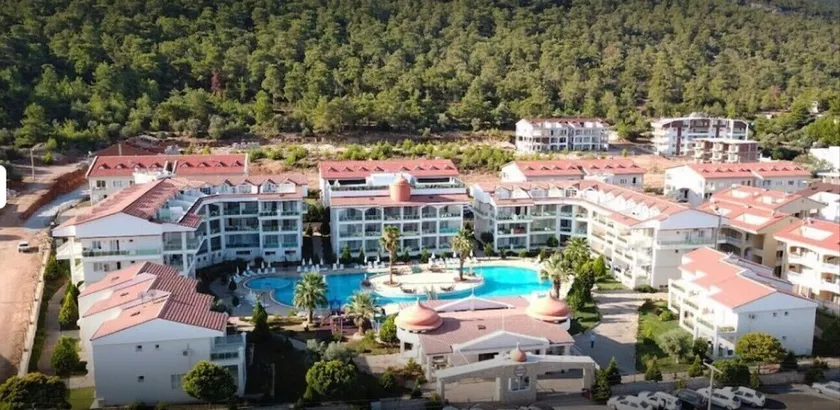 Lovely Flat in Didim With Shared Pool Sauna Gym - Image 1