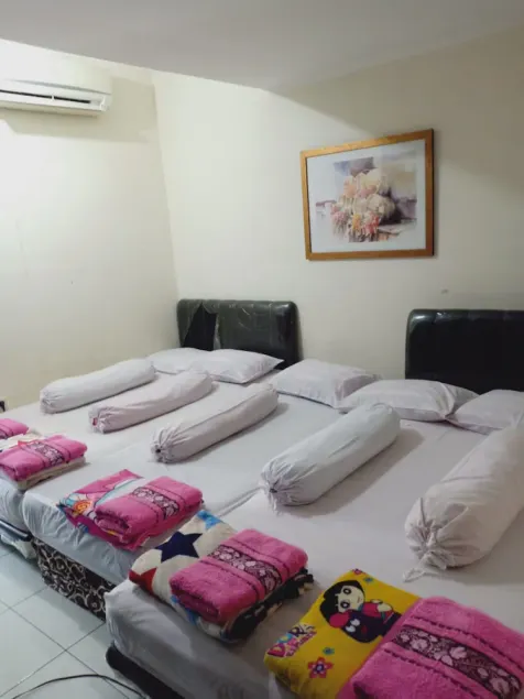 Eline Guesthouse Syariah - Image 1