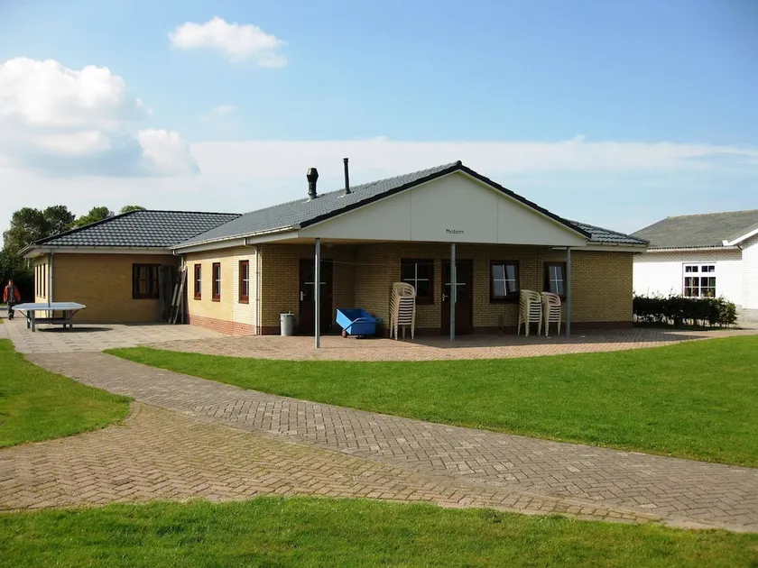Big Holiday Home at 1 km From the North Sea Beach - Image 1