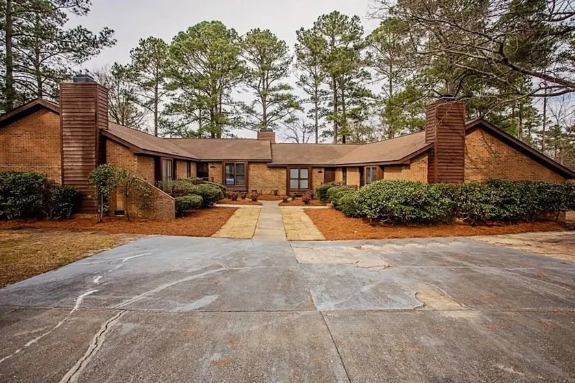 The Girard Guest House - Image 1