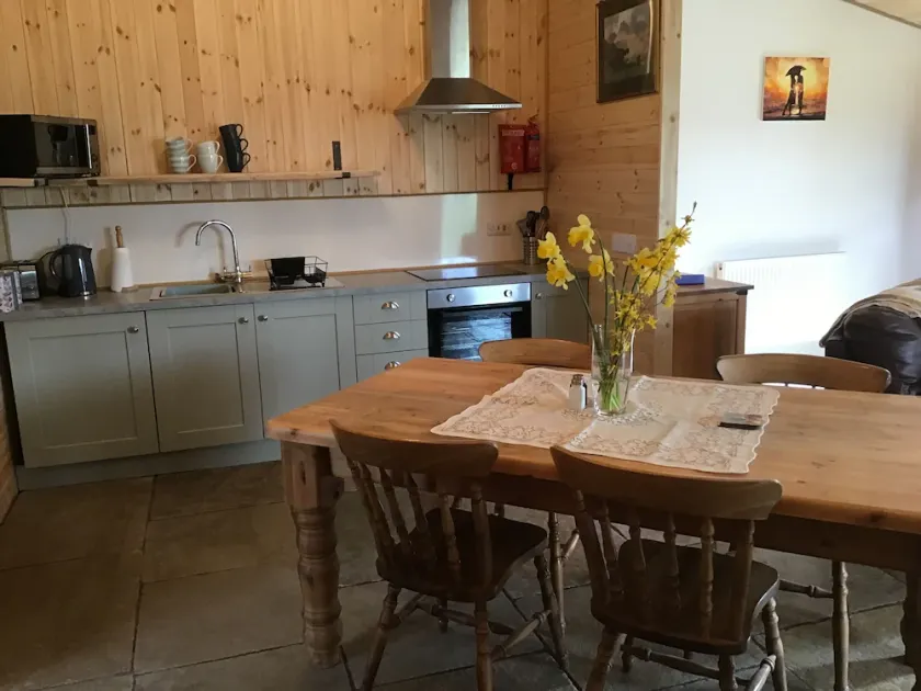 Spacious 1-bed Lodge in Clifford, Hereford - Image 1