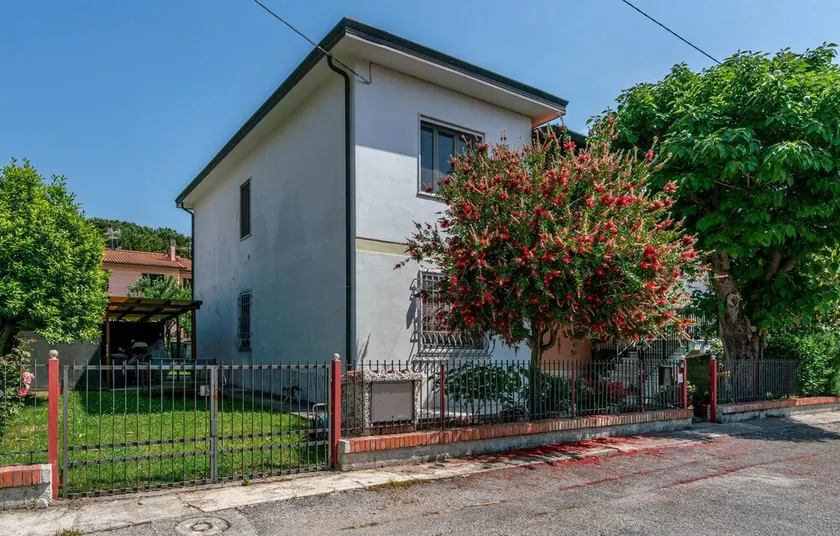 Nice Apartment in San Giuliano Terme With 2 Bedrooms and Wifi - Image 1