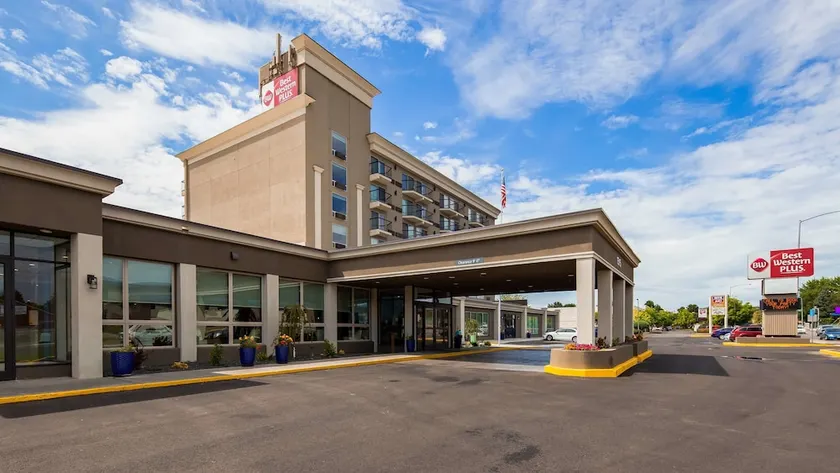 Best Western Plus Columbia River Hotel & Conference Center - Image 1