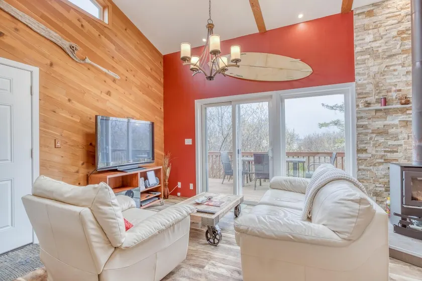 Lakefront Beachhouse - Image 1