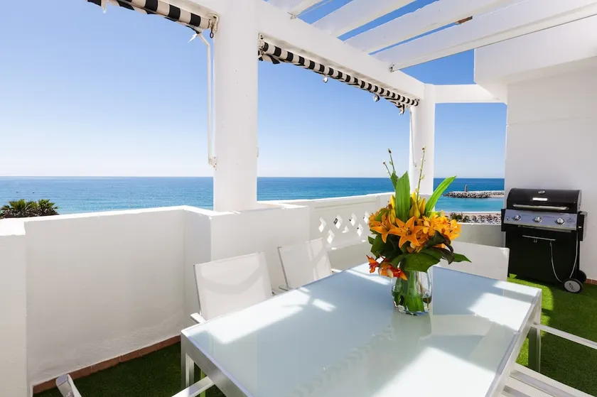 Banus Waterfront Penthouse - Image 1