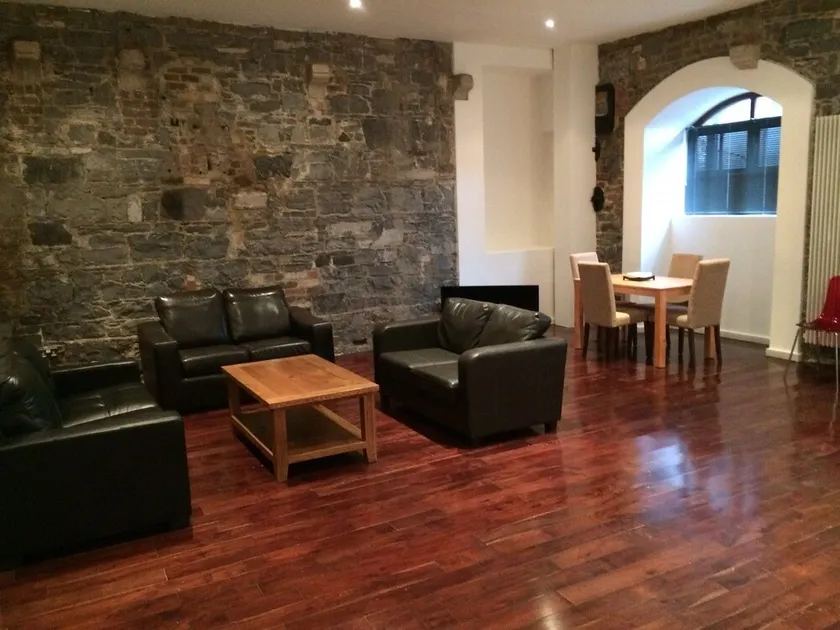Luxury Distillery Apartment - Image 1
