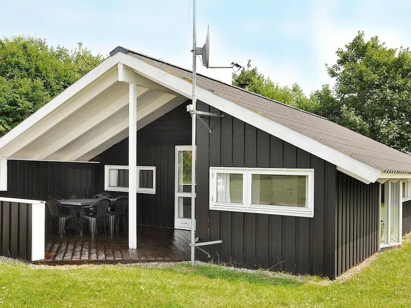 Welcoming Holiday Home in Juelsminde With Sauna - Image 1