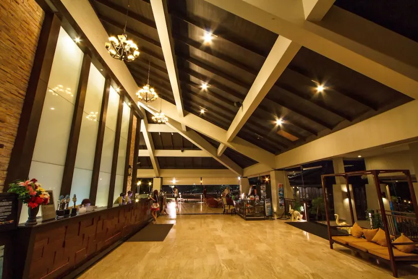 Novotel Chumphon Beach Resort & Golf - Image 1