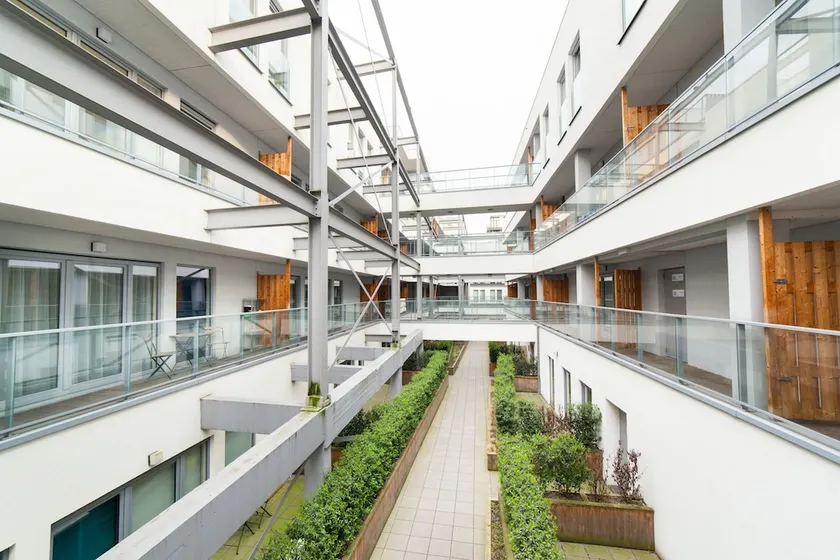 Sweet Inn Apartments Argent - Image 1