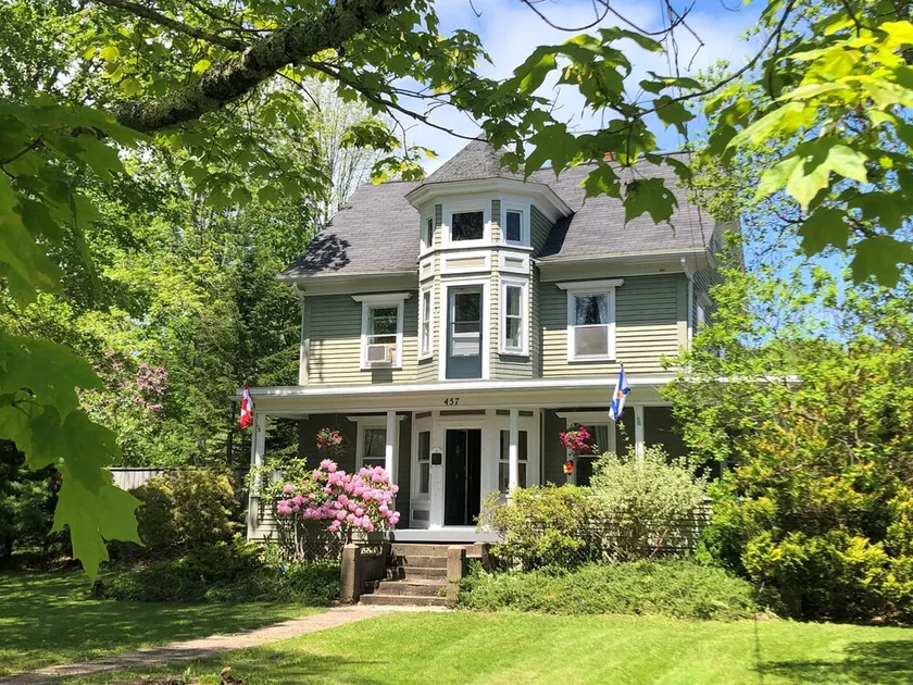Red Mahone B & B - Image 1