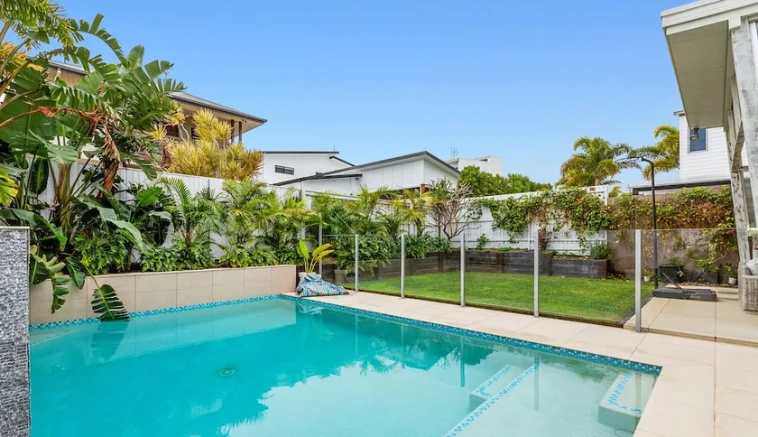Pirie Beach House - Image 1