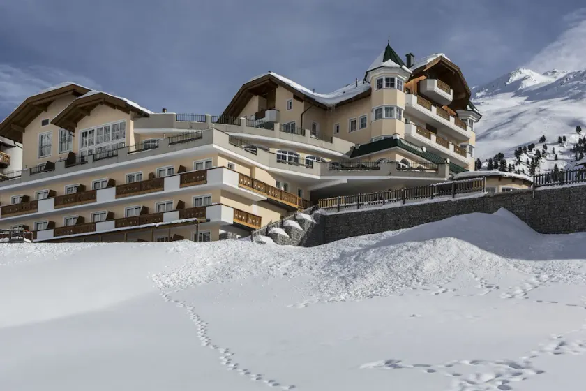 Hotel Alpenaussicht - Image 1