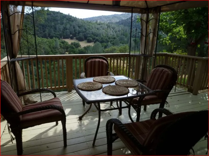 Yosemite Bed and Breakfast - Image 1