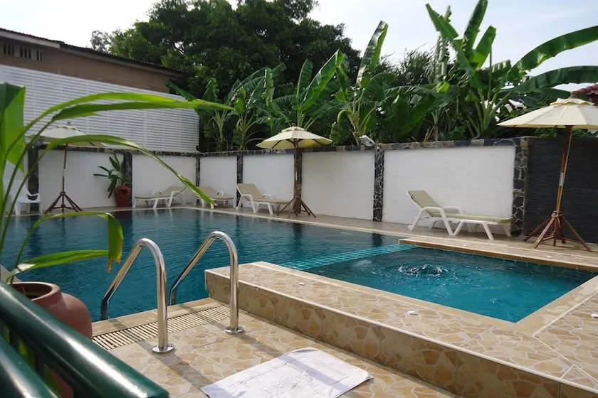 Sakulwilai Hotel - Image 1