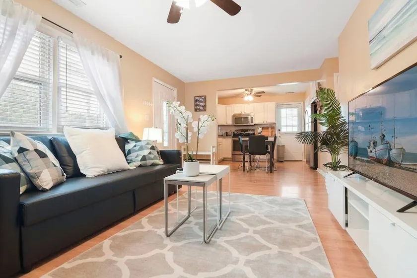 Gorgeous 3BR/2BA / 10 mins to NULU - Image 1