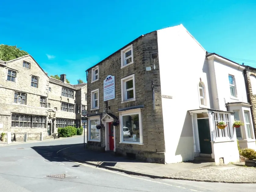 Dinsdale House - Image 1