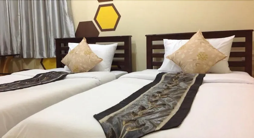 Beehive Patong Hostel - Image 1